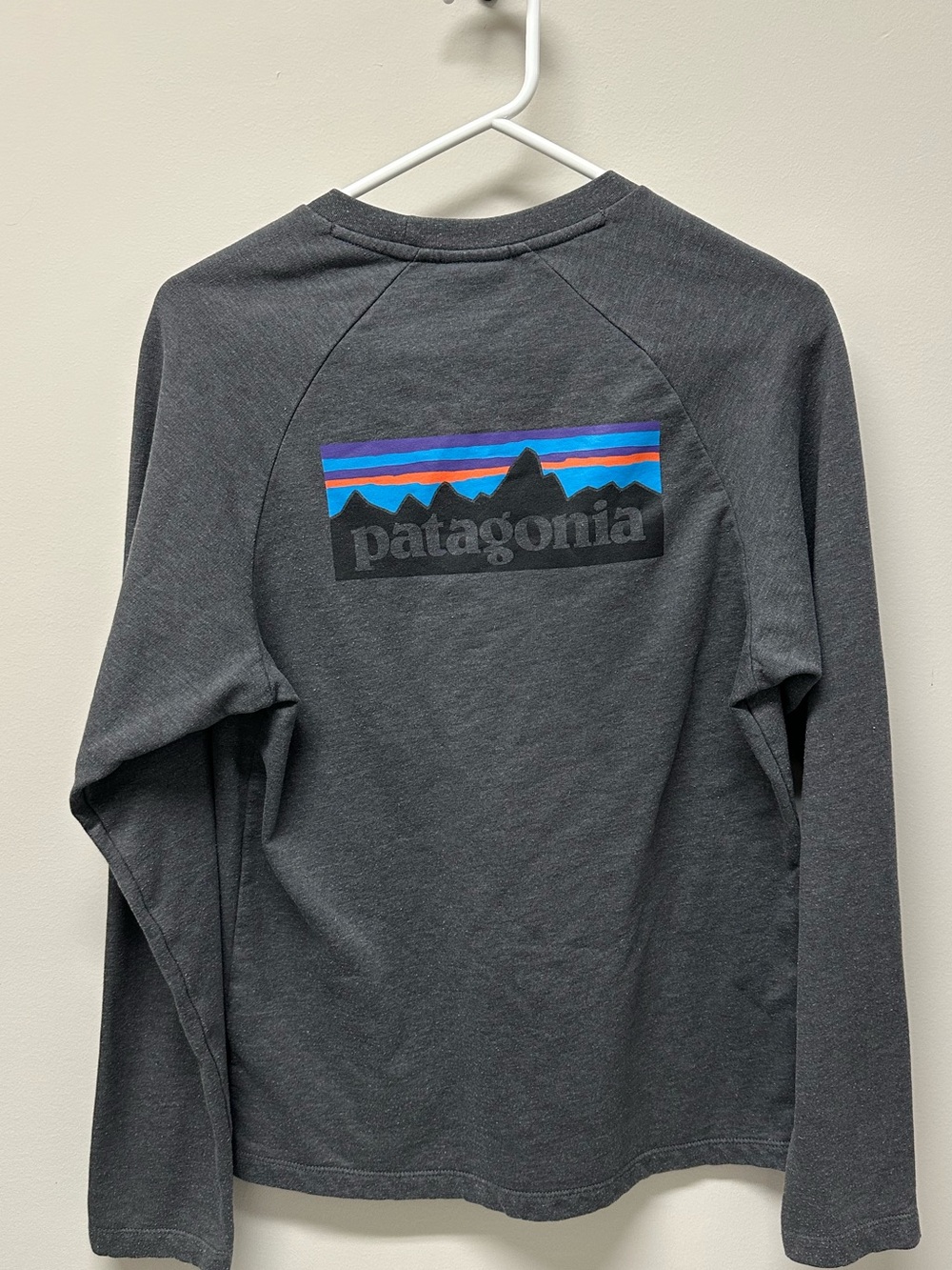 Patagonia Women’s Long-Sleeve Crewneck Shirt — Charcoal Gray